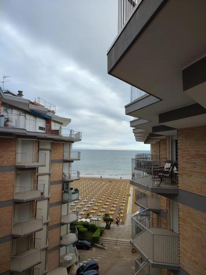 Residence Centro Commerciale - Walterigato Apartments Solo Per Famiglie Lido di Jesolo Eksteriør bilde